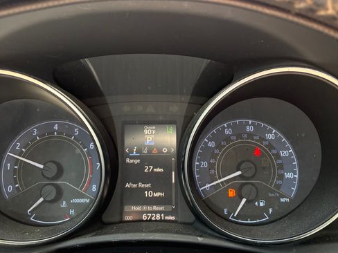 Used 2017 Toyota Corolla iM FWD image 8