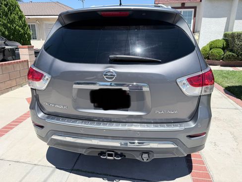 Used 2015 Nissan Pathfinder Platinum w/ Cargo Package FWD image 4