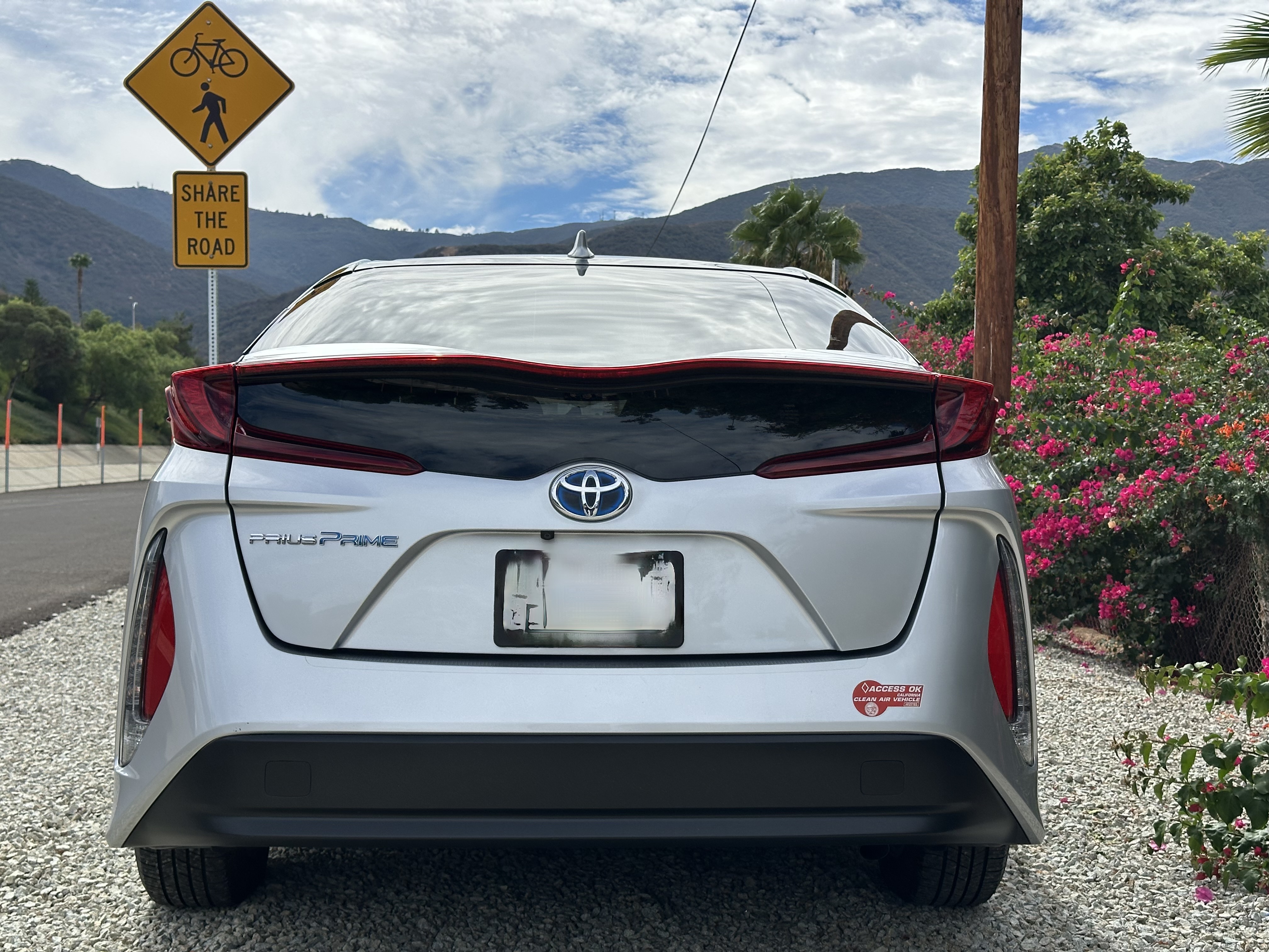 Used 2018 Toyota Prius Prime Premium w/ Carpet Mat Package FWD image 14
