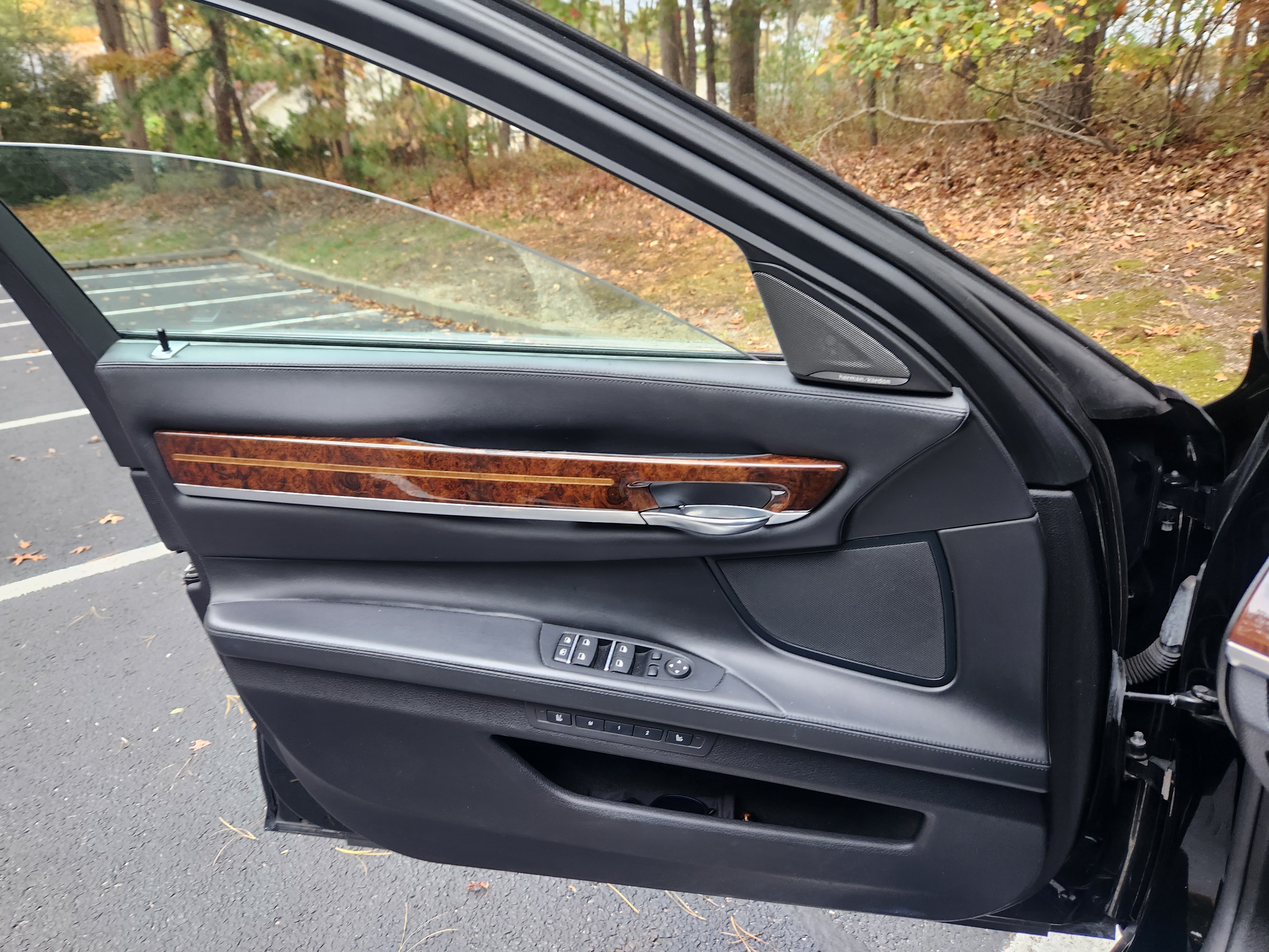 Used 2014 BMW 750Li xDrive AWD/4WD image 8