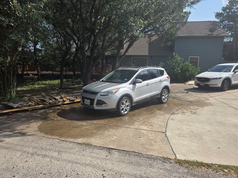 Used 2013 Ford Escape SEL AWD/4WD image 2