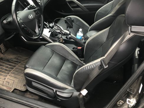 Used 2016 Hyundai Veloster Turbo image 8