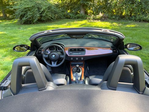 Used 2007 BMW M Roadster RWD image 9