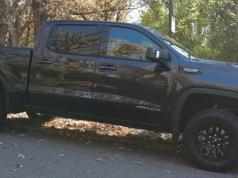 Used 2022 GMC Sierra 1500 AT4X image 5