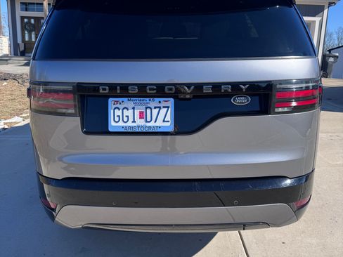 Used 2021 Land Rover Discovery S R-Dynamic image 15