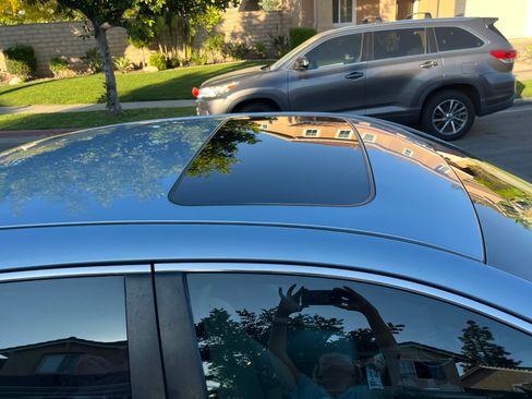 Used 2011 Toyota Camry Hybrid Sedan 4D image 9