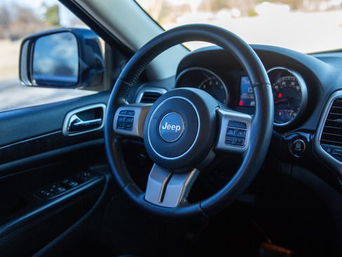 Used 2012 Jeep Grand Cherokee Altitude image 17