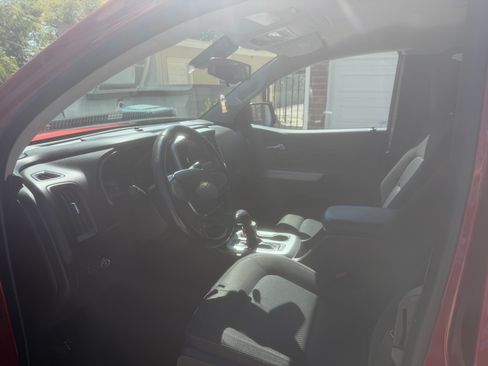 Used 2015 Chevrolet Colorado LT w/ LT Convenience Package RWD image 9