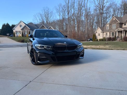 Used 2020 BMW 330i Sedan w/ M Sport Package image 4