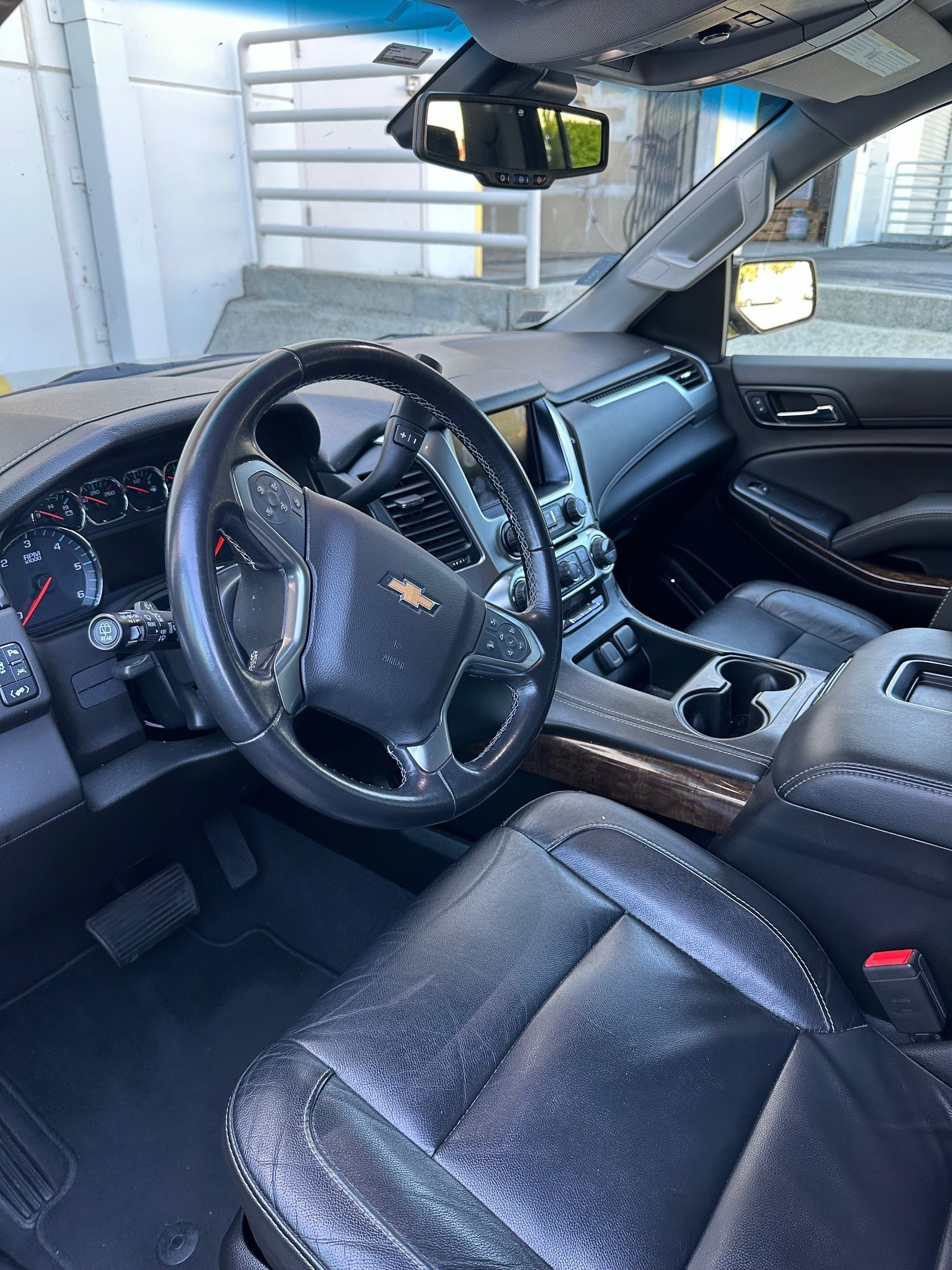 Used 2019 Chevrolet Suburban LT RWD image 5