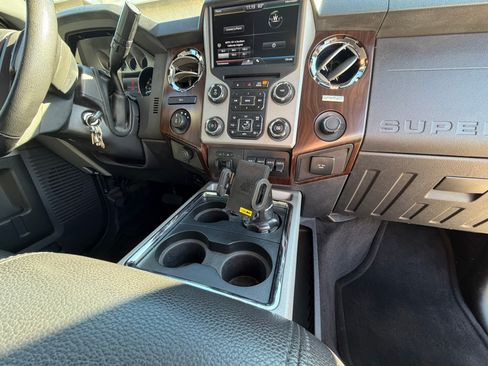 Used 2015 Ford F250 Lariat image 28
