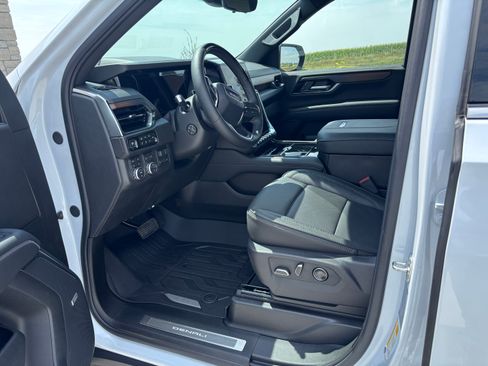 Used 2026 GMC Yukon Denali w/ Denali Reserve Package AWD/4WD image 10