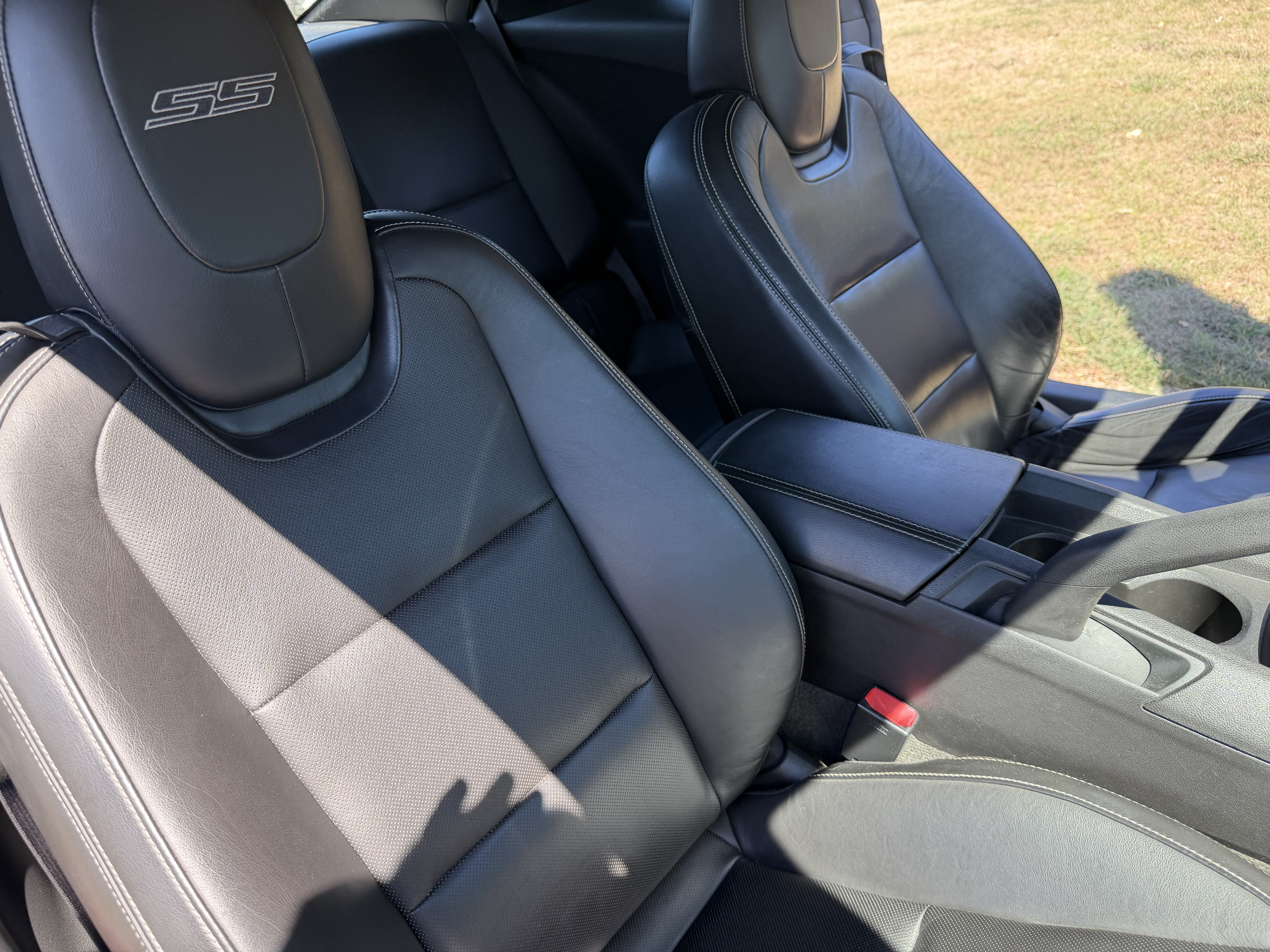 Used 2010 Chevrolet Camaro SS w/ RS Package RWD image 18
