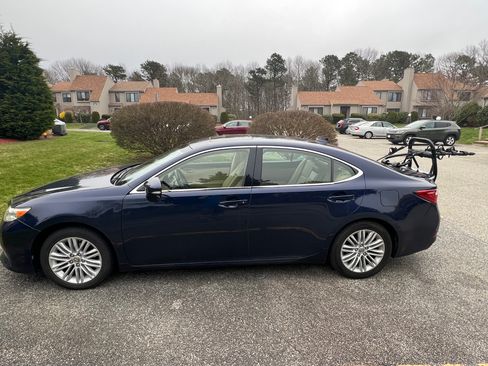 Used 2015 Lexus ES 350 w/ Luxury Package image 1