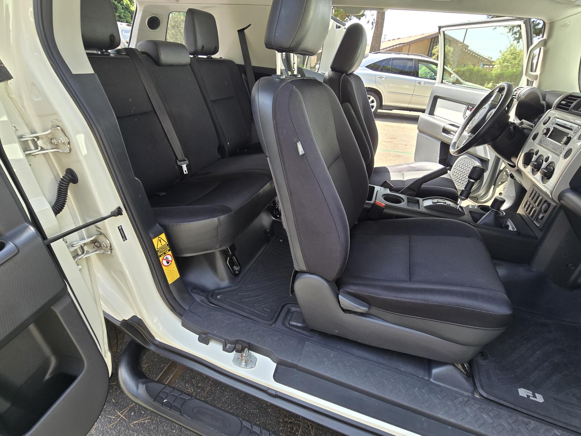 Used 2013 Toyota FJ Cruiser 4WD w/ Upgrade Pkg image 20