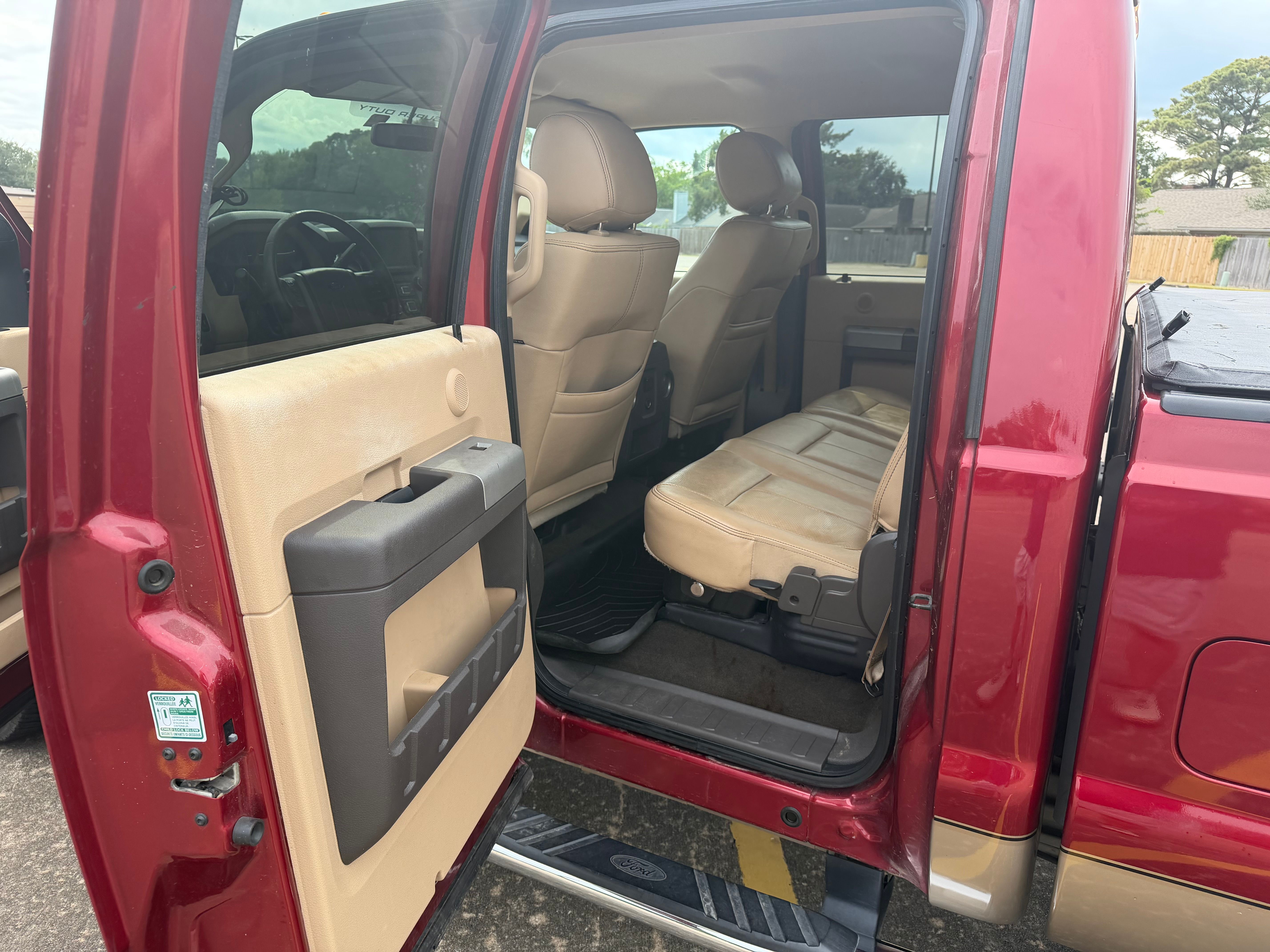 Used 2014 Ford F250 Lariat w/ Lariat Interior Package AWD/4WD image 11