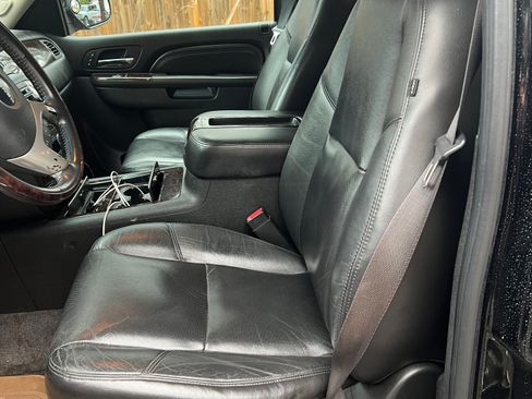 Used 2010 GMC Yukon Denali image 10