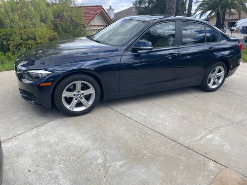 Used 2014 BMW 320i Sedan RWD image 2
