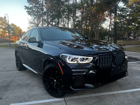 Used 2022 BMW X6 M50i w/ Executive Package image 2