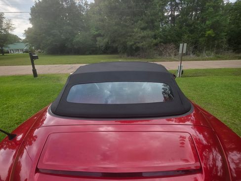 Used 2005 Chrysler Crossfire Limited RWD image 10