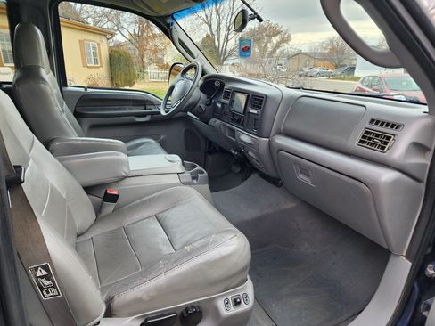 Used 2003 Ford Excursion XLT image 10