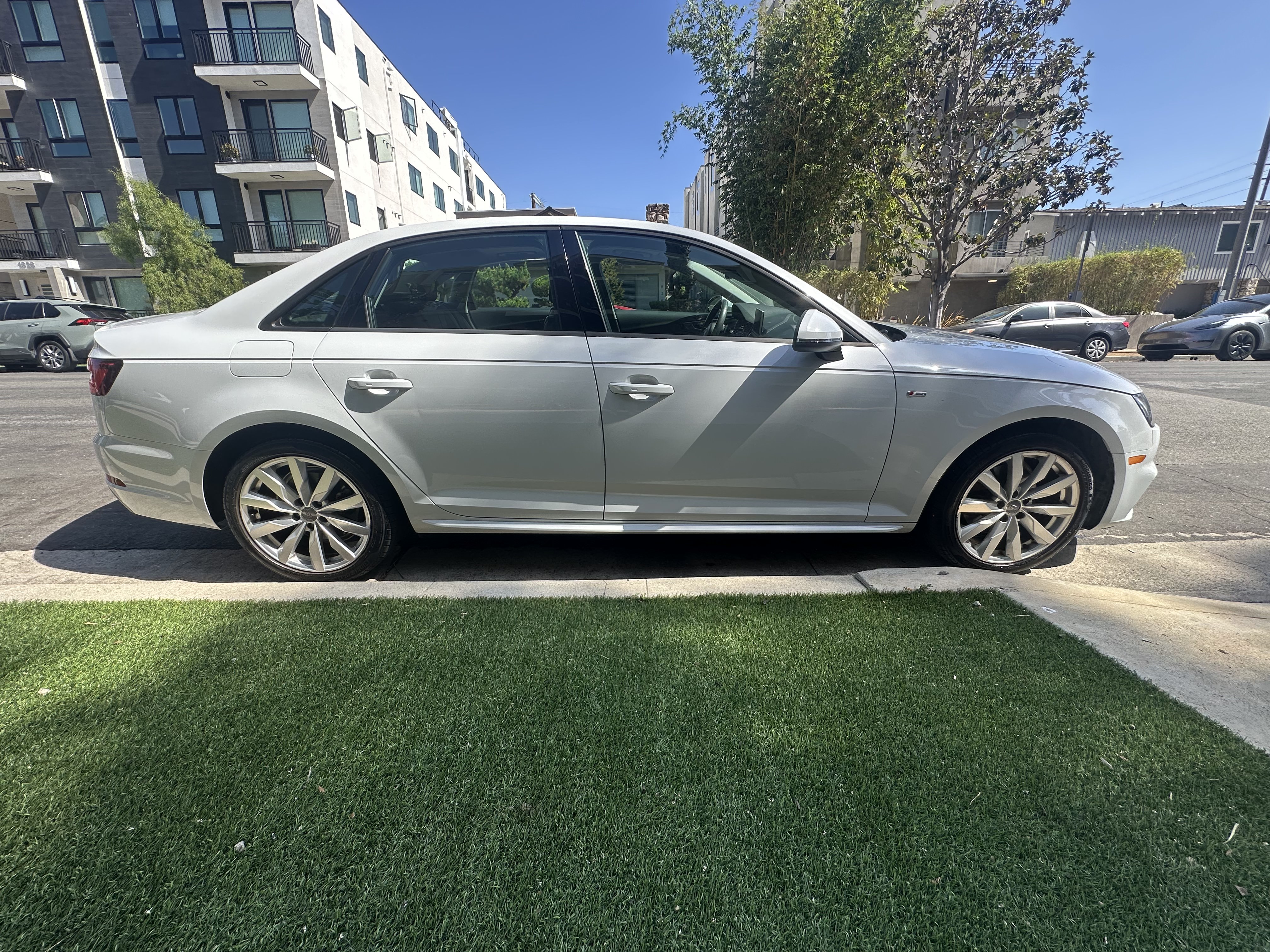 Used 2018 Audi A4 2.0T Ultra Premium w/ 18" Wheel Package FWD image 10