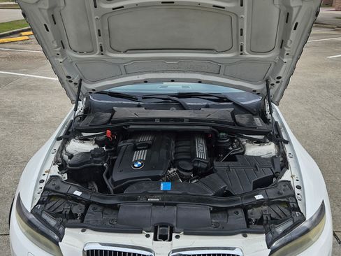 Used 2010 BMW 328i Convertible image 13