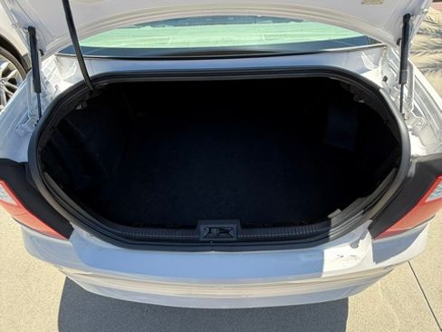 Used 2011 Ford Fusion SEL FWD image 19