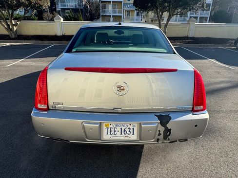 Used 2007 Cadillac DTS Luxury I w/ Trunk Convenience Package image 8