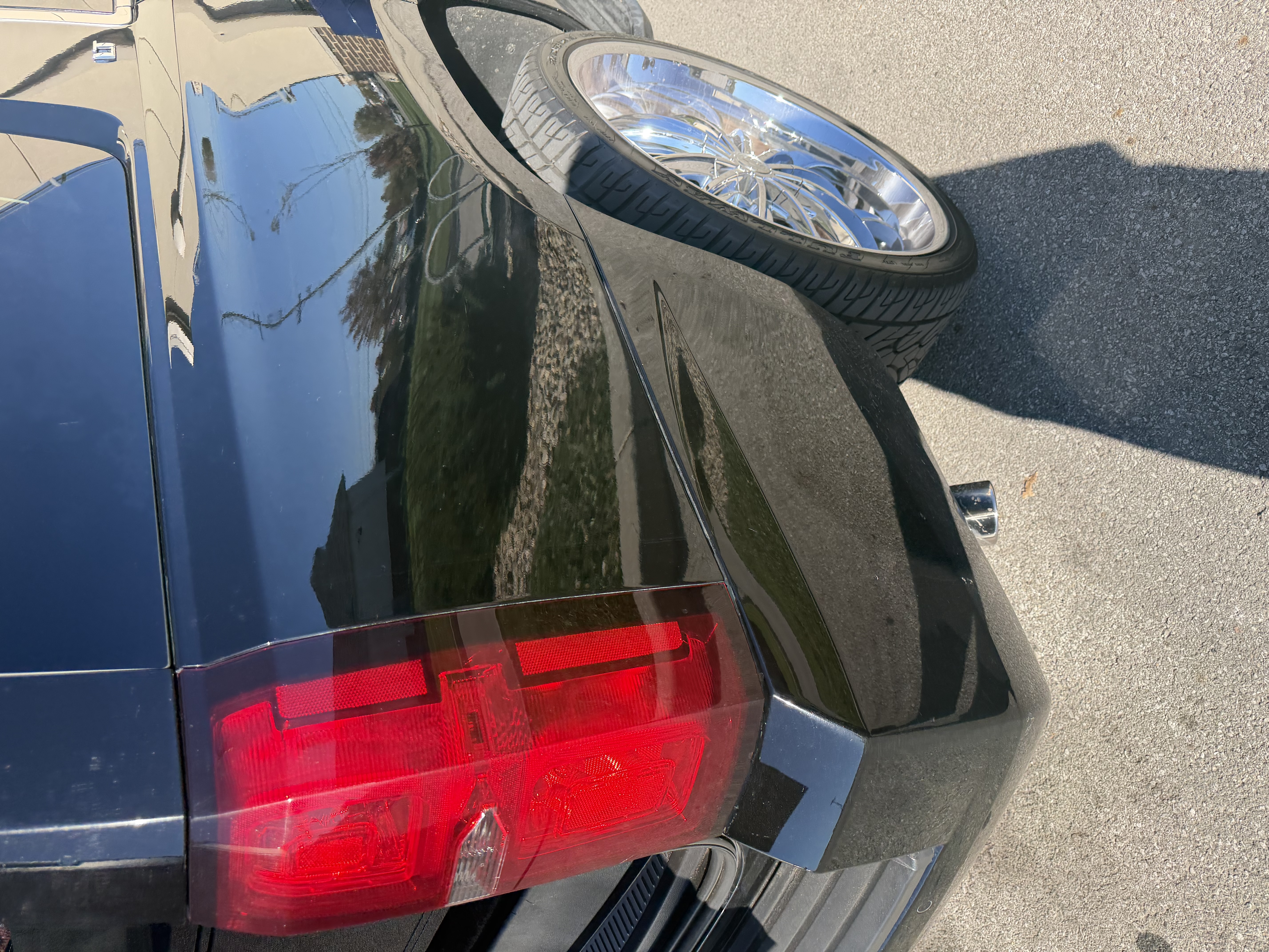 Used 2015 Chevrolet Tahoe LT AWD/4WD image 10