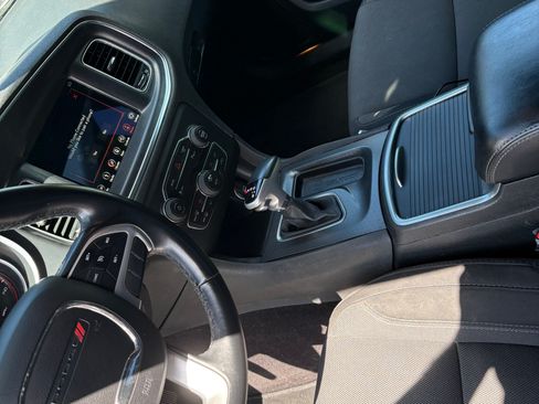 Used 2018 Dodge Charger SXT Plus RWD image 12