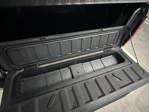 Used 2024 Chevrolet Colorado LT w/ LT Convenience Package image 8