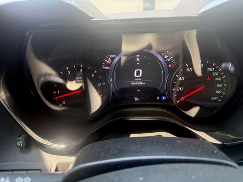 Used 2020 Chevrolet Camaro SS RWD image 9