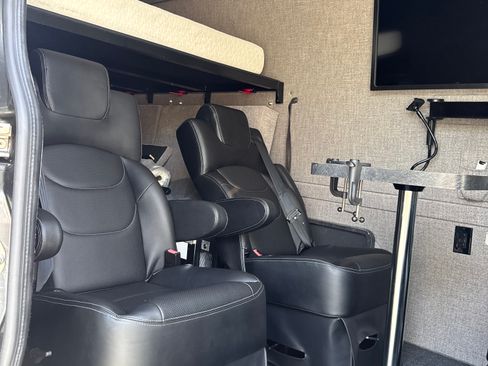 Used 2016 Mercedes-Benz Sprinter 2500 image 16