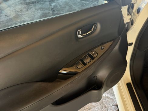 Used 2019 Nissan Leaf SV Plus w/ SV Plus Technology Package image 9