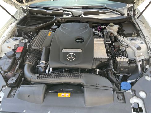 Used 2019 Mercedes-Benz SLC 300 image 4