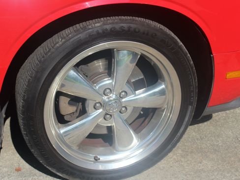 Used 2010 Dodge Challenger R/T image 4