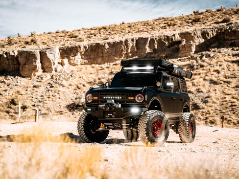 Used 2022 Ford Bronco Outer Banks w/ Sasquatch Package image 1