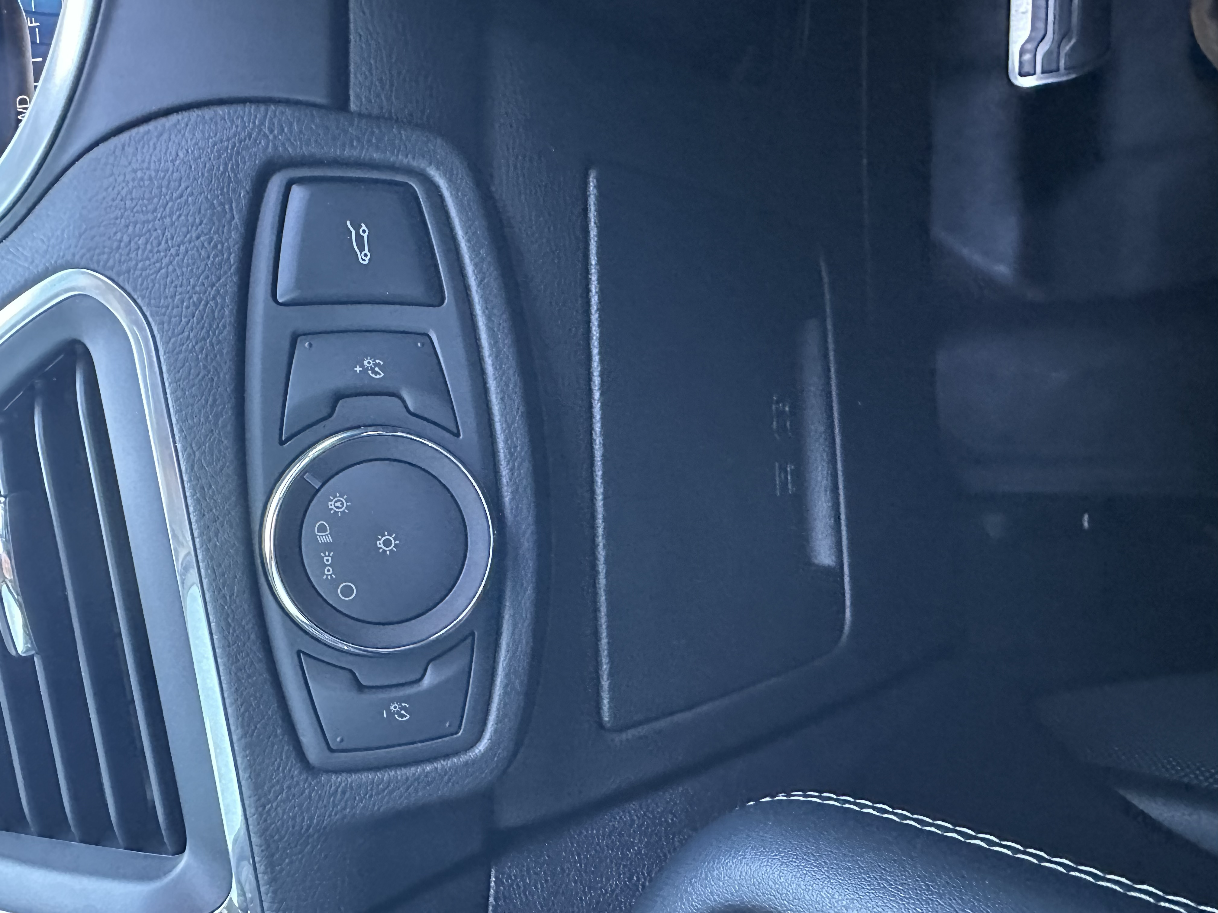 Used 2018 Ford Edge Sport w/ Equipment Group 401A AWD/4WD image 21