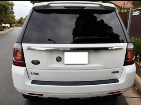 Used 2013 Land Rover LR2 HSE image 13