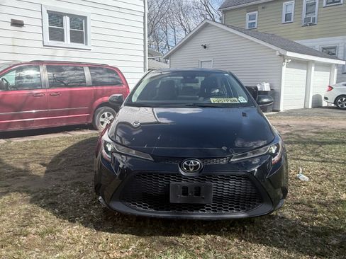 Used 2022 Toyota Corolla LE image 9