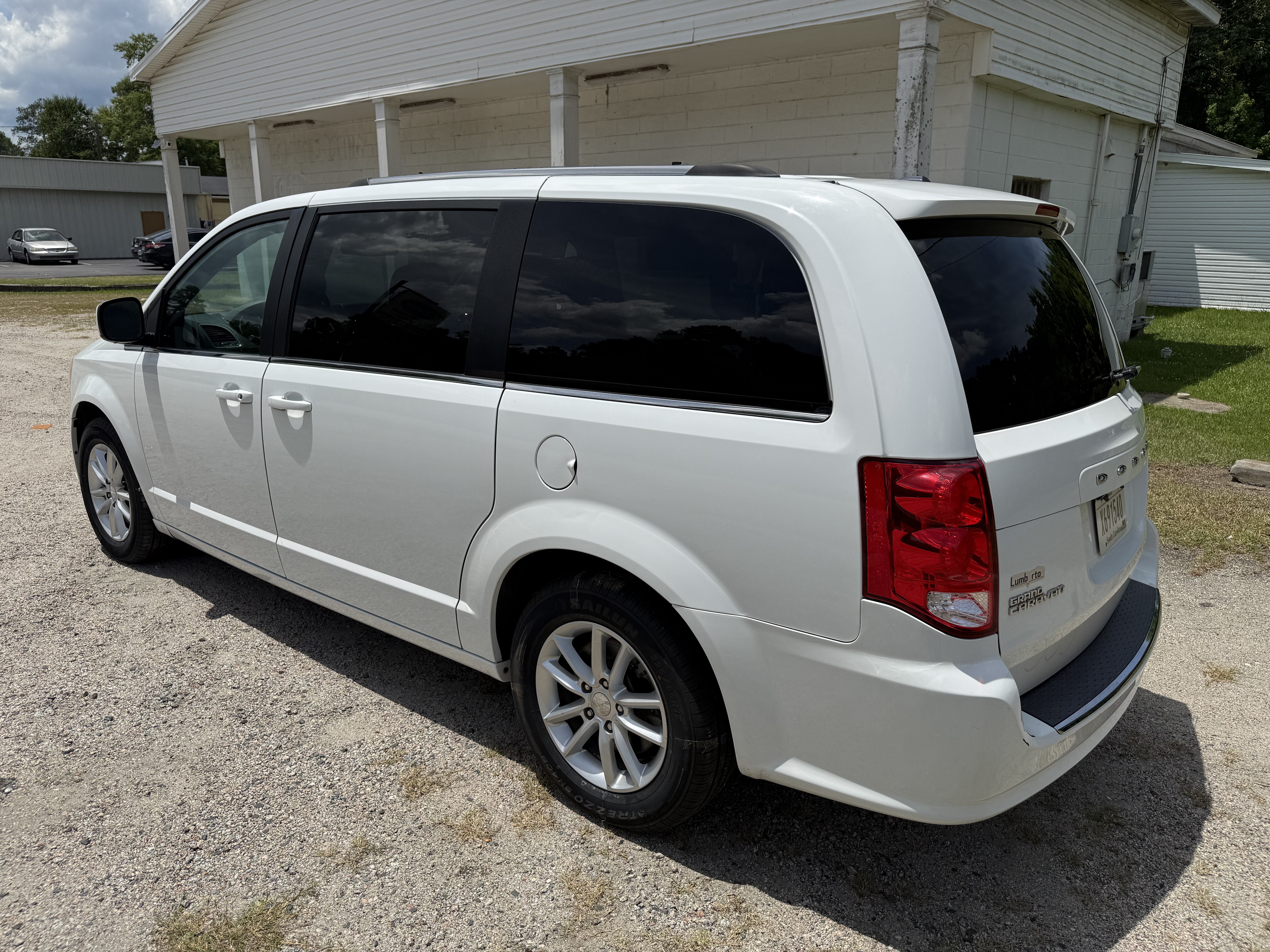 Used 2019 Dodge Grand Caravan SXT FWD image 4