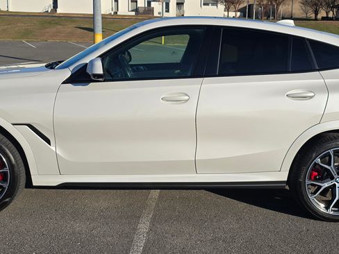 Used 2022 BMW X6 M50i w/ Executive Package image 5