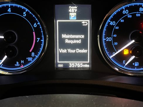 Used 2017 Toyota Corolla SE image 18