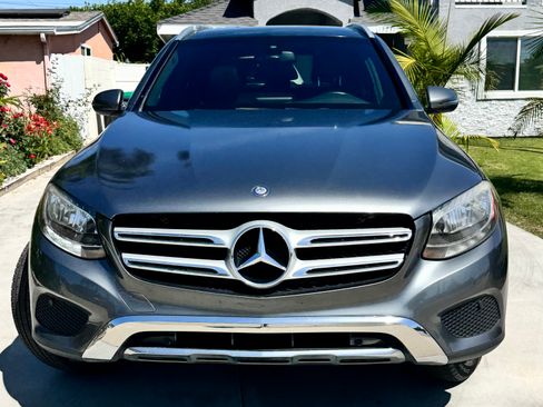 Used 2017 Mercedes-Benz GLC 300 image 2