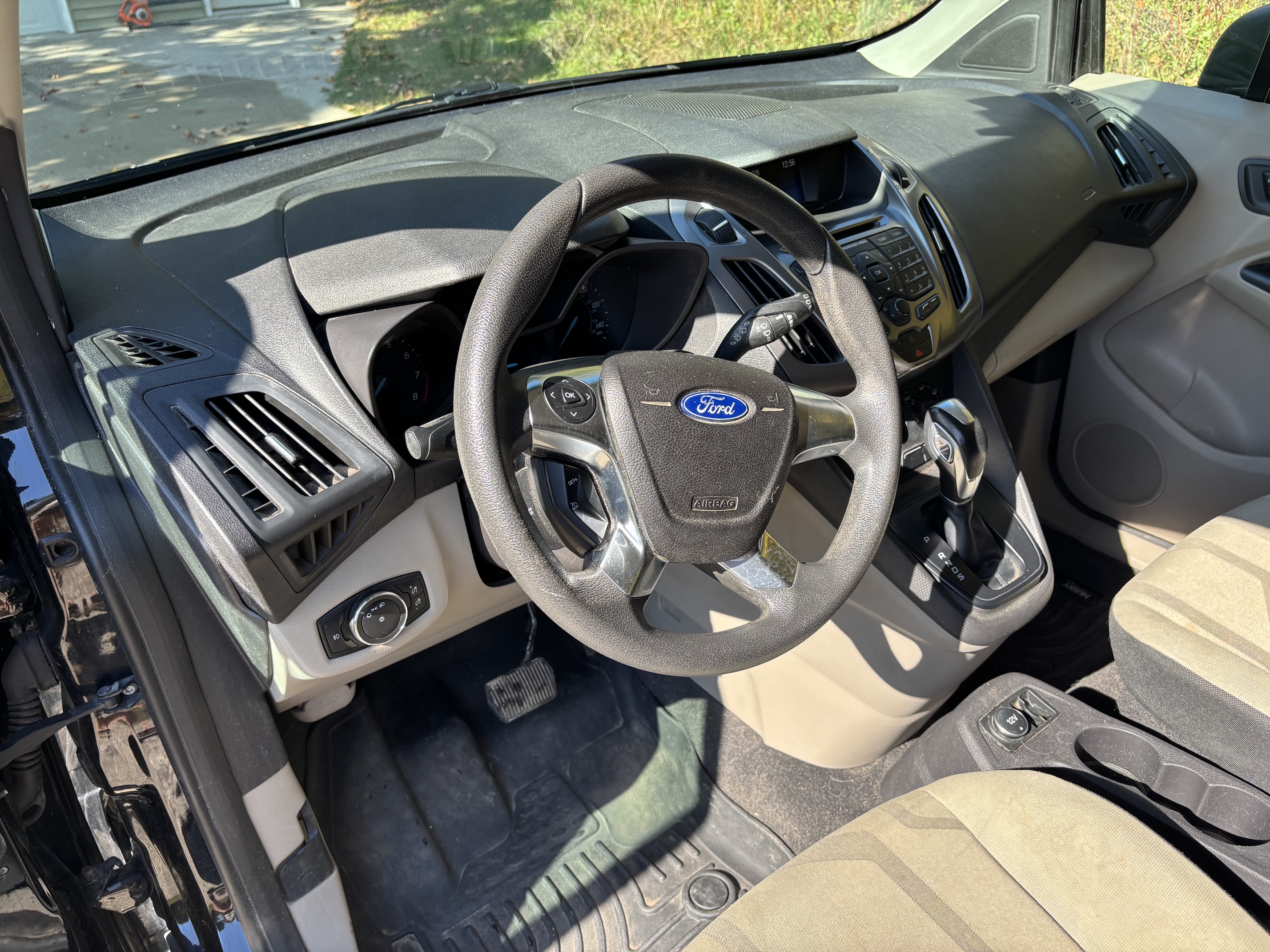 Used 2014 Ford Transit Connect XLT FWD image 2