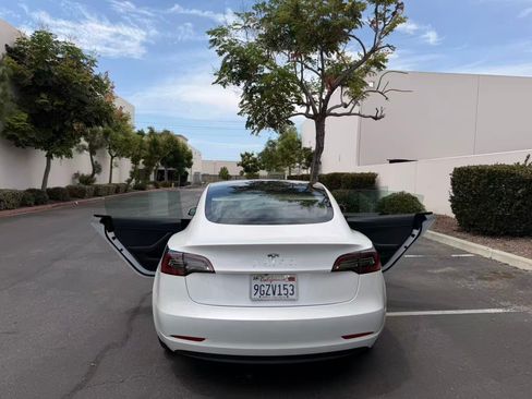 Used 2023 Tesla Model 3 Standard Range RWD image 4