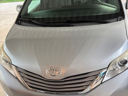 Used 2016 Toyota Sienna XLE image 5