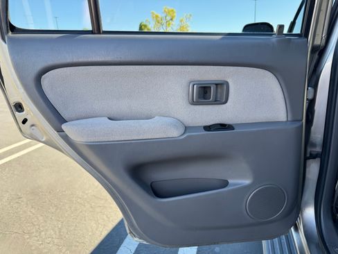 Used 2002 Toyota 4Runner SR5 image 13