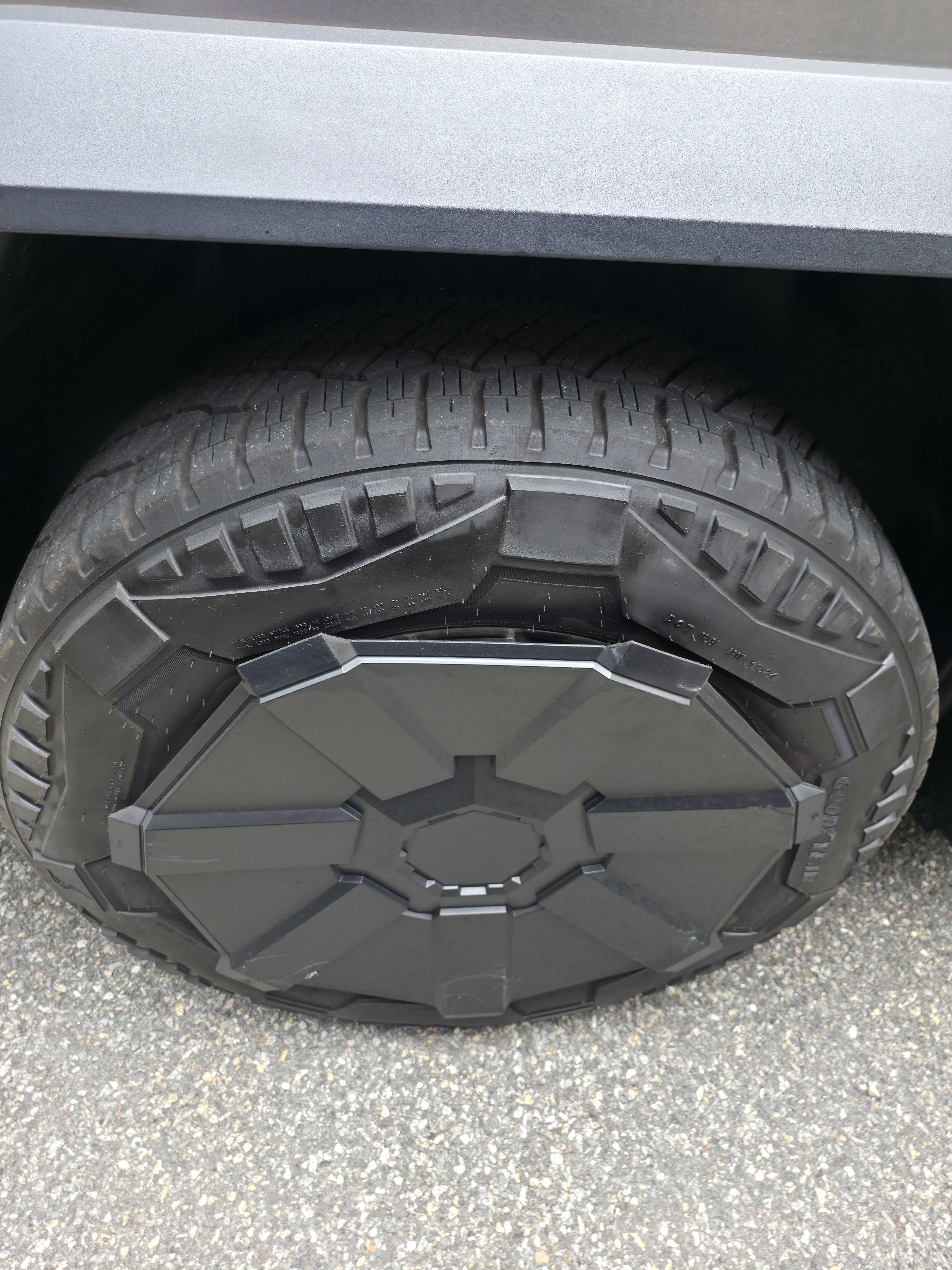 Used 2024 Tesla Cybertruck Cyberbeast AWD/4WD image 16
